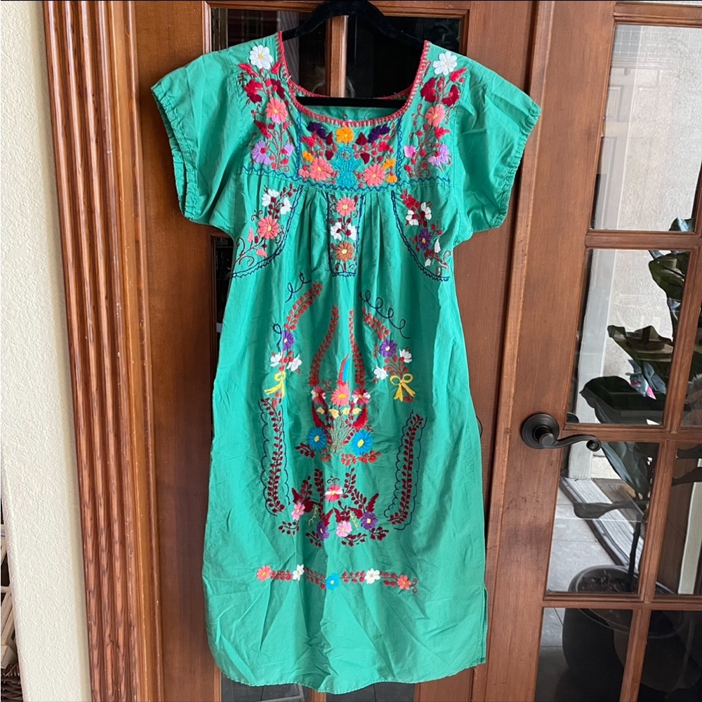 - Mexicana floral embroidered dress S
